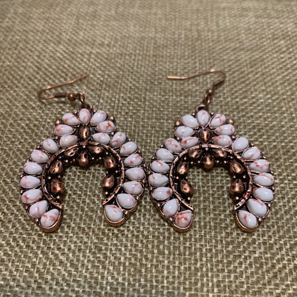 Western earrings with white stones - Picture 1 of 1